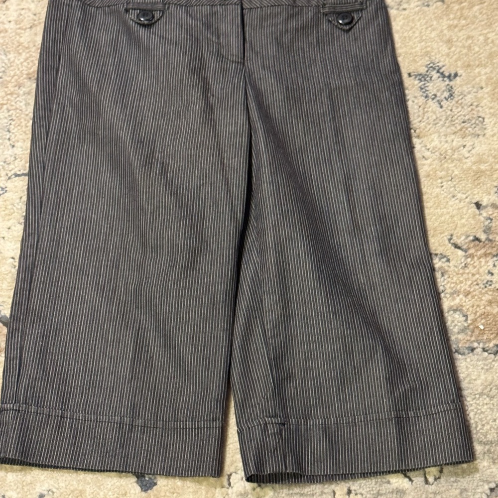 Gray Striped Girl’s Capri Pants